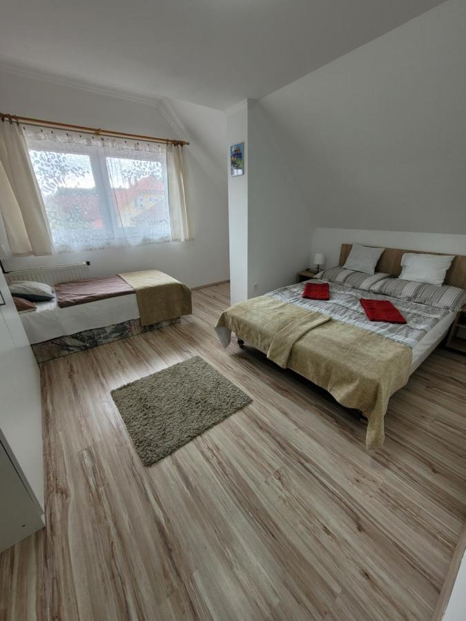 Zoe Apartman Siofok Bagian luar foto
